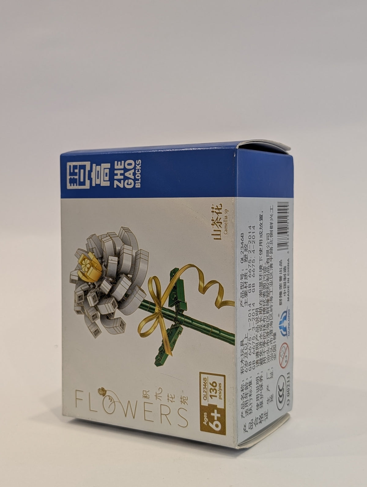 White Camellia Flower Building Set — 136 Pieces | ZHE GAO QL2346B — original packaging photo