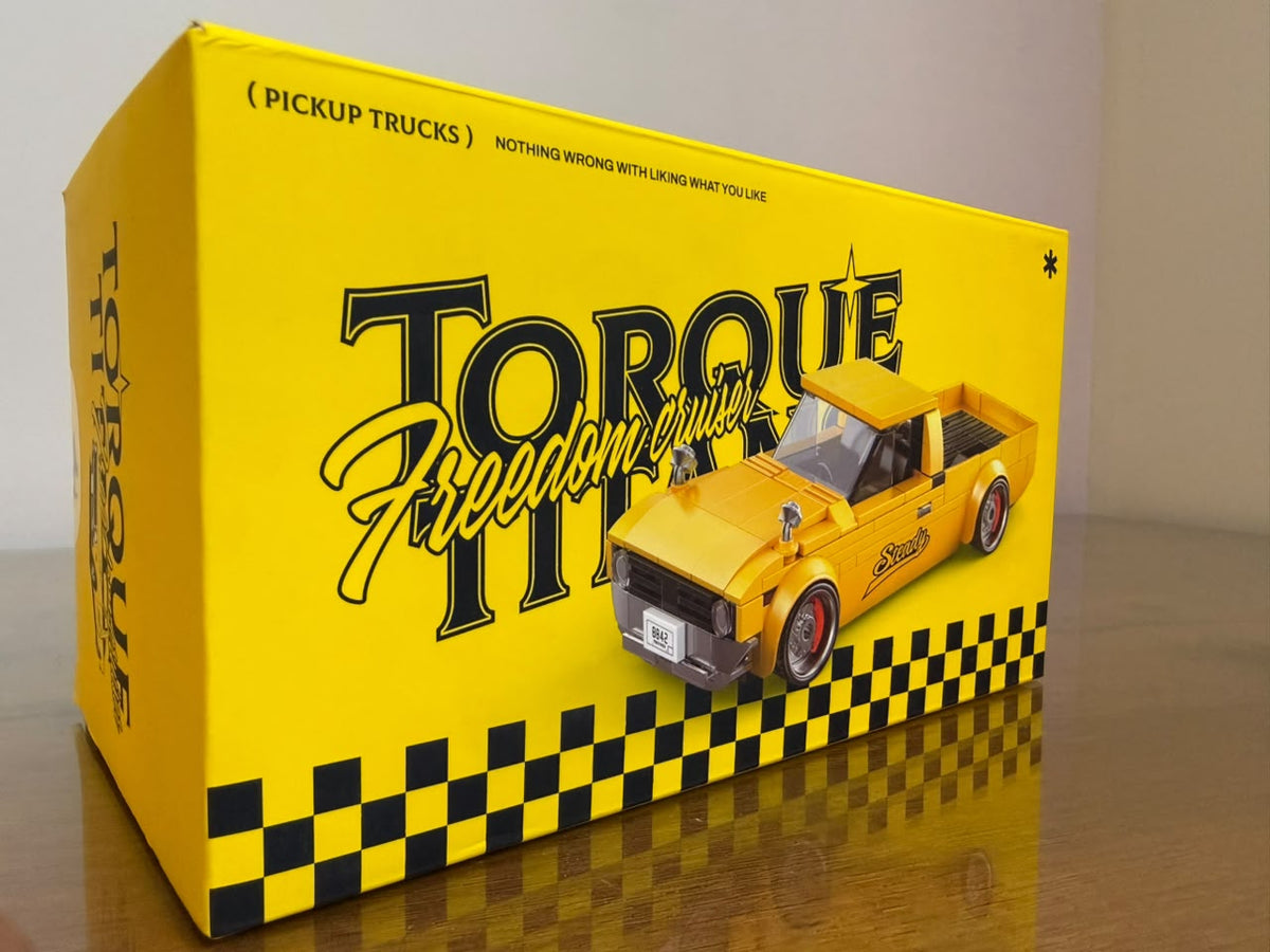 Torque Titans Building Blocks car model