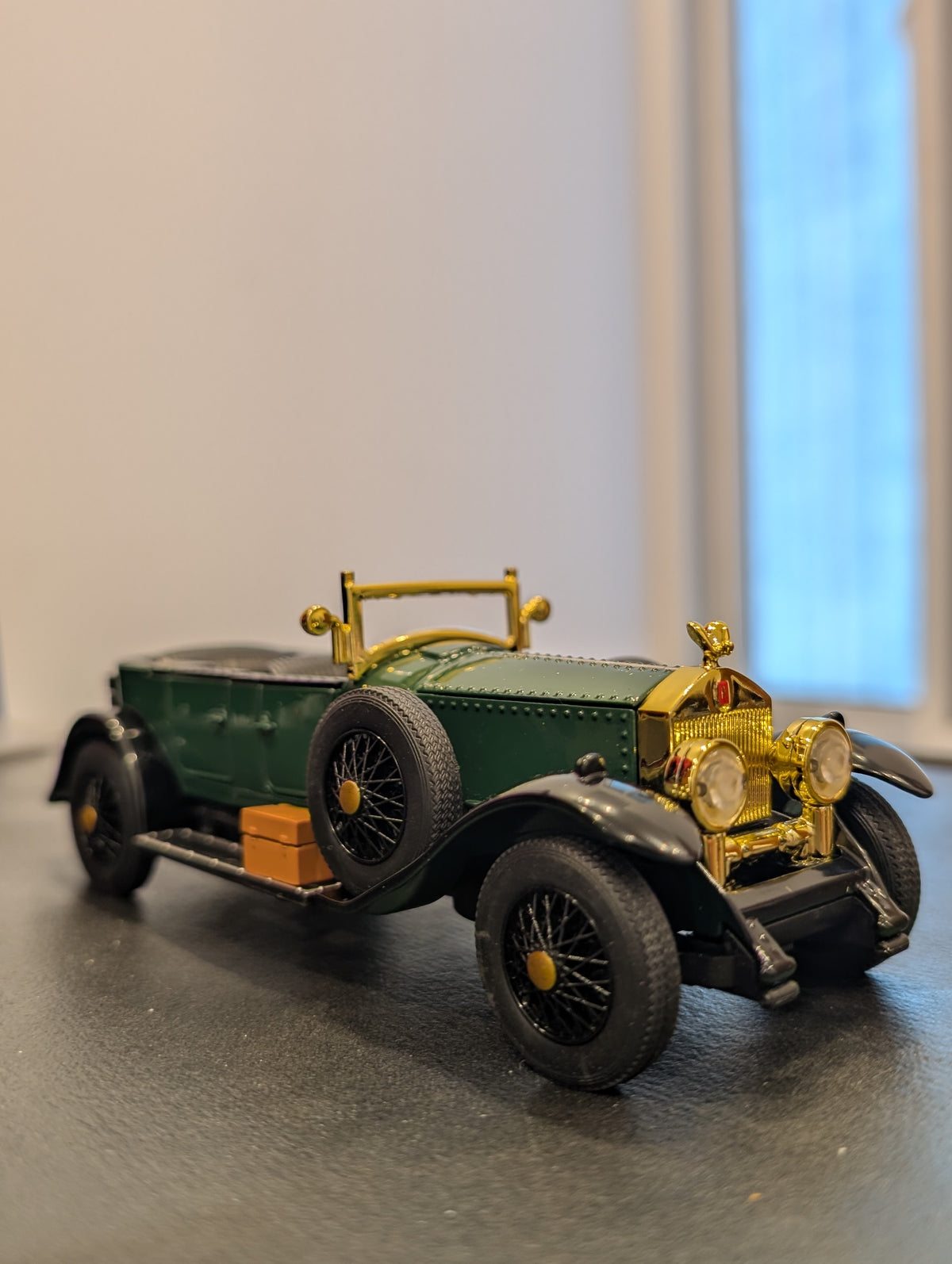 Vintage 1920 Rolls Royce Car Model — 1:32 Scale